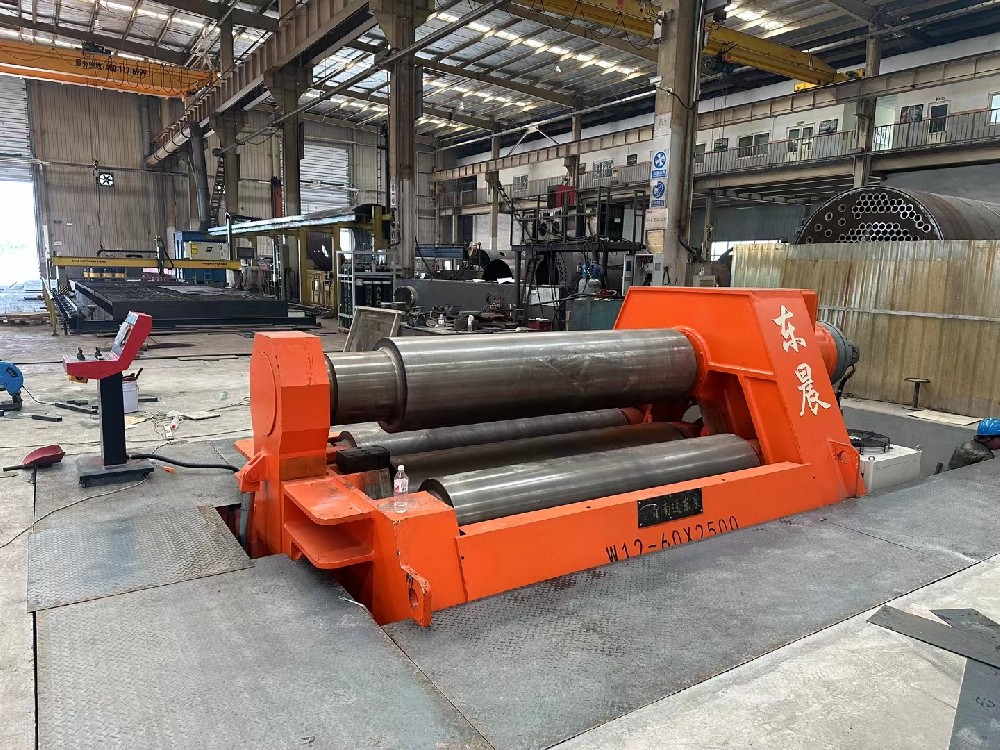 W12數控四輥卷板機簡介